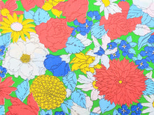 Load image into Gallery viewer, 1960s 1970s Retro Fabric - Cotton - MOD Floral - Green - By the Yard - 6C871