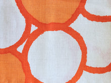 Load image into Gallery viewer, VERA Neumann - Vintage Tablecloth - Balloons - Linen - Label - 52"x52" - TBLC45