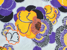 Load image into Gallery viewer, 1960s 1970s Retro Fabric - Heavy Cotton - Textured - Floral MOD - Fabric Remnant - 6C280