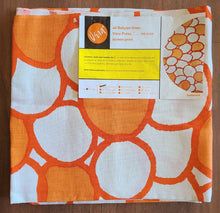 Load image into Gallery viewer, VERA Neumann - Vintage Tablecloth - Balloons - Linen - Label - 52"x52" - TBLC45