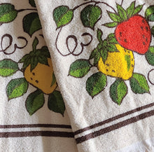 Load image into Gallery viewer, Vintage Kitchen Towel - Strawberry - Pair - TWLKH44