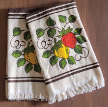 Load image into Gallery viewer, Vintage Kitchen Towel - Strawberry - Pair - TWLKH44