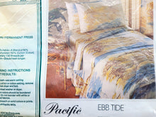 Load image into Gallery viewer, Vintage Bed Sheet - Queen - Fitted - Ebb Tide - Pacific - BDQFF295
