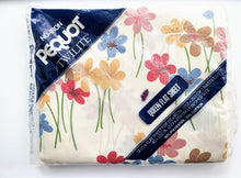 Load image into Gallery viewer, Vintage Bed Sheet - Queen - Flat - Poppin - Pequot - BDQFT291