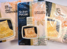 Load image into Gallery viewer, Vintage Bed Sheet Set - Queen - Garland Peach Floral - JC Penney - BDQST385