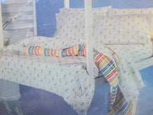 Load image into Gallery viewer, Vintage Bed Sheet - Full - Flat - Tulip - Burlington - BDSFT606