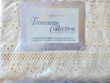 Load image into Gallery viewer, Vintage Bed Sheet Set - King - Elegant Trousseau Lace - Ivory - Fieldcrest - BDKST557