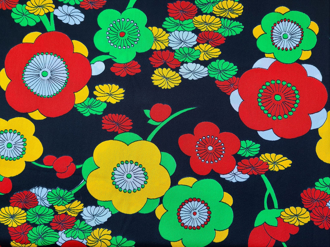1960s 1970s Retro Fabric - Slinky Polyester - Floral  - Fabric Remnant - 6P172