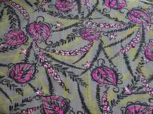 Load image into Gallery viewer, Vintage Fabric - Cotton - Fuchsia Floral - Fabric Remnant - VCL909
