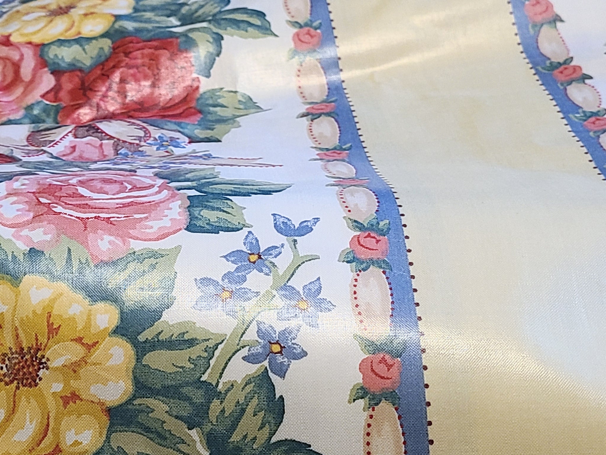 Vintage Fabric - 1940s Interior Home Decorating - Polished