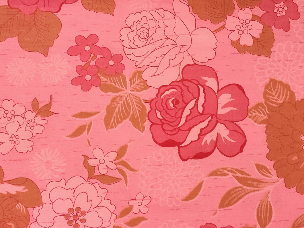 1960s 1970s Retro Fabric - Cotton Sateen - Pink Roses - Pink Background- Fabric Remnant - 6STN41
