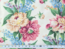 Load image into Gallery viewer, Vintage Fabric - 1940s Interior Home Decorating - Floral on Cream - Fabric Remnant - HD60
