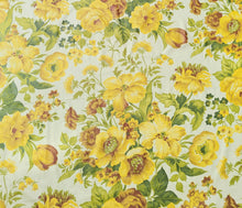 Load image into Gallery viewer, Vintage Fabric - Cotton - Floral - Yellow Background - Fabric Remnant - VCL55
