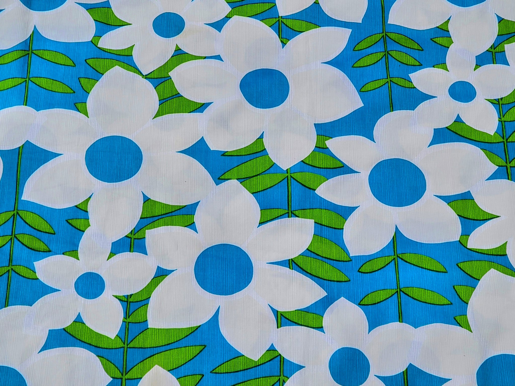 Vintage Hawaiian Fabric - Cotton - MOD Daisy - Fabric Remnant