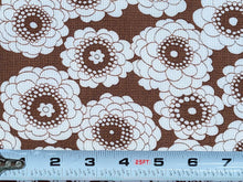 Load image into Gallery viewer, 1960s 1970s Retro Fabric - Cotton - Pearl Drop Floral - Fabric Remnant - 6C288
