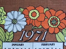 Load image into Gallery viewer, 1971 Vintage Calendar Towel - Linen - Flower Power - TWLC212
