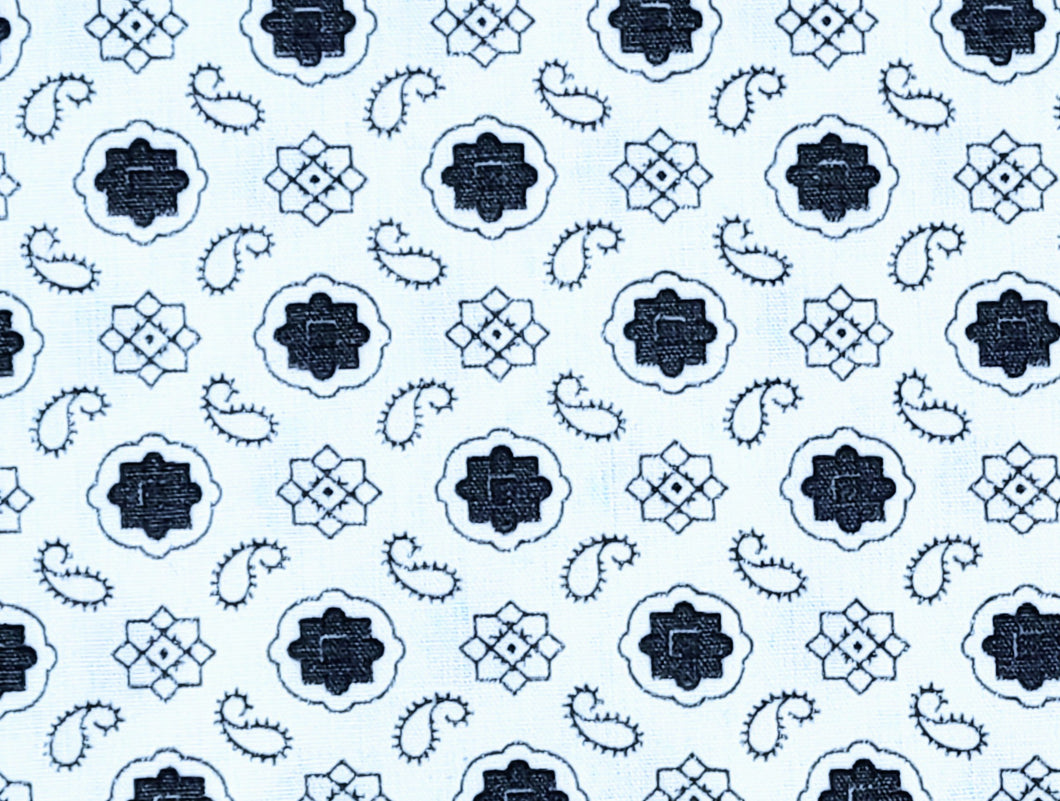Vintage Fabric - Cotton  - Foulard Paisley - Black & White - Fabric Remnant - VCG305