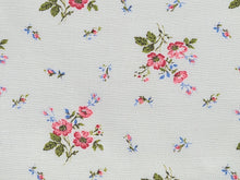 Load image into Gallery viewer, 1960s 1970s Retro Fabric - Cotton - Twill - Roses - Fabric Remnant - 6C753
