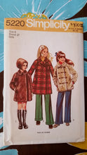 Load image into Gallery viewer, 1972 Simplicity Vintage Sewing Pattern 5220 - Girl Coat and Hat - Size 8
