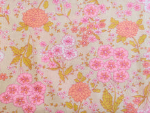 Load image into Gallery viewer, 1960s 1970s Retro Fabric - Whipped Cream - Cotton - Floral - By the Yard - 6C409

