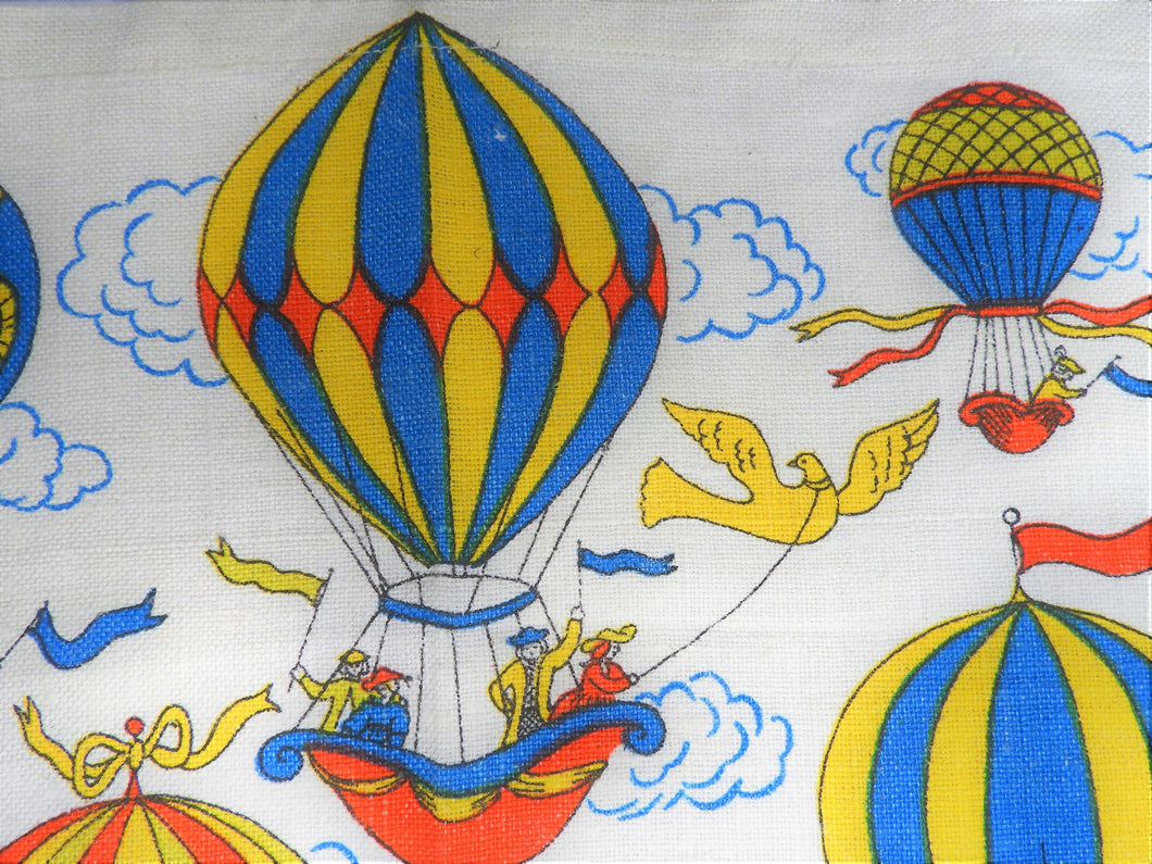 1975 Vintage Calendar Towel - Linen - Hot Air Balloon - TWLC91