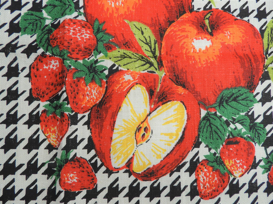 Vintage Tea Towel - Printed Linen - Apple and Strawberry - TWLP45