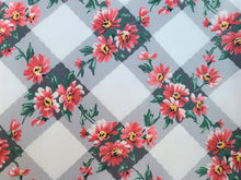 Load image into Gallery viewer, Vintage Fabric - Cotton - Floral - Pink - Taffetized - By the Yard - VCL519
